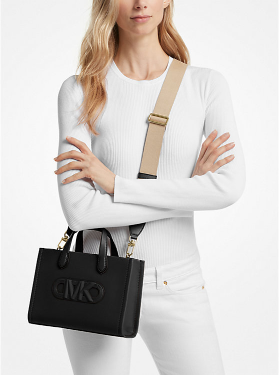 Női Michael Kors Gigi Small Embossed Leather Messenger Táska Fekete | HU1156JPF