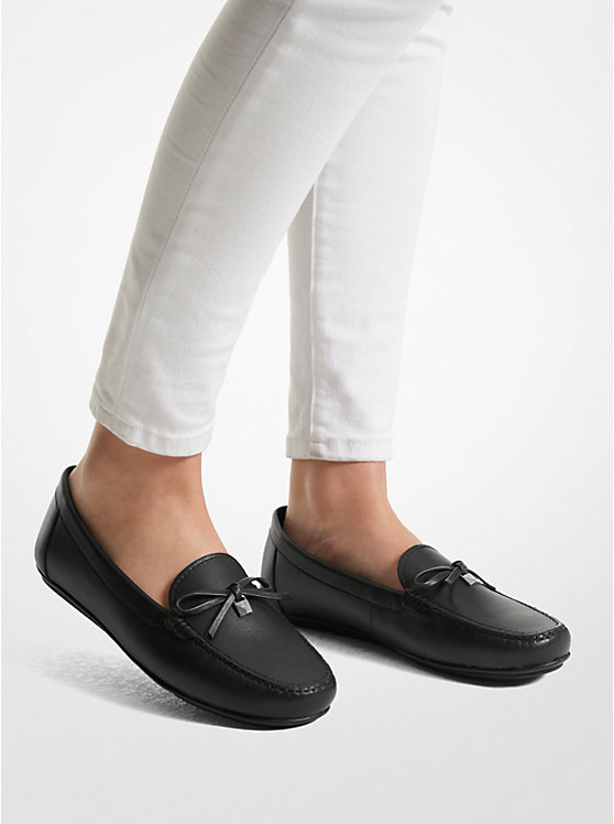 Női Michael Kors Juliette Leather Loafers Fekete | HU1708RVM